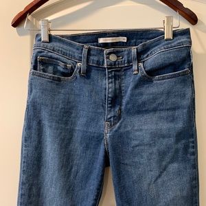 Slimming skinny Levi’s